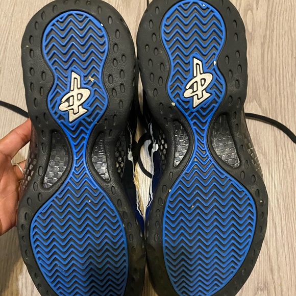 Nike - Picture 2 of 5